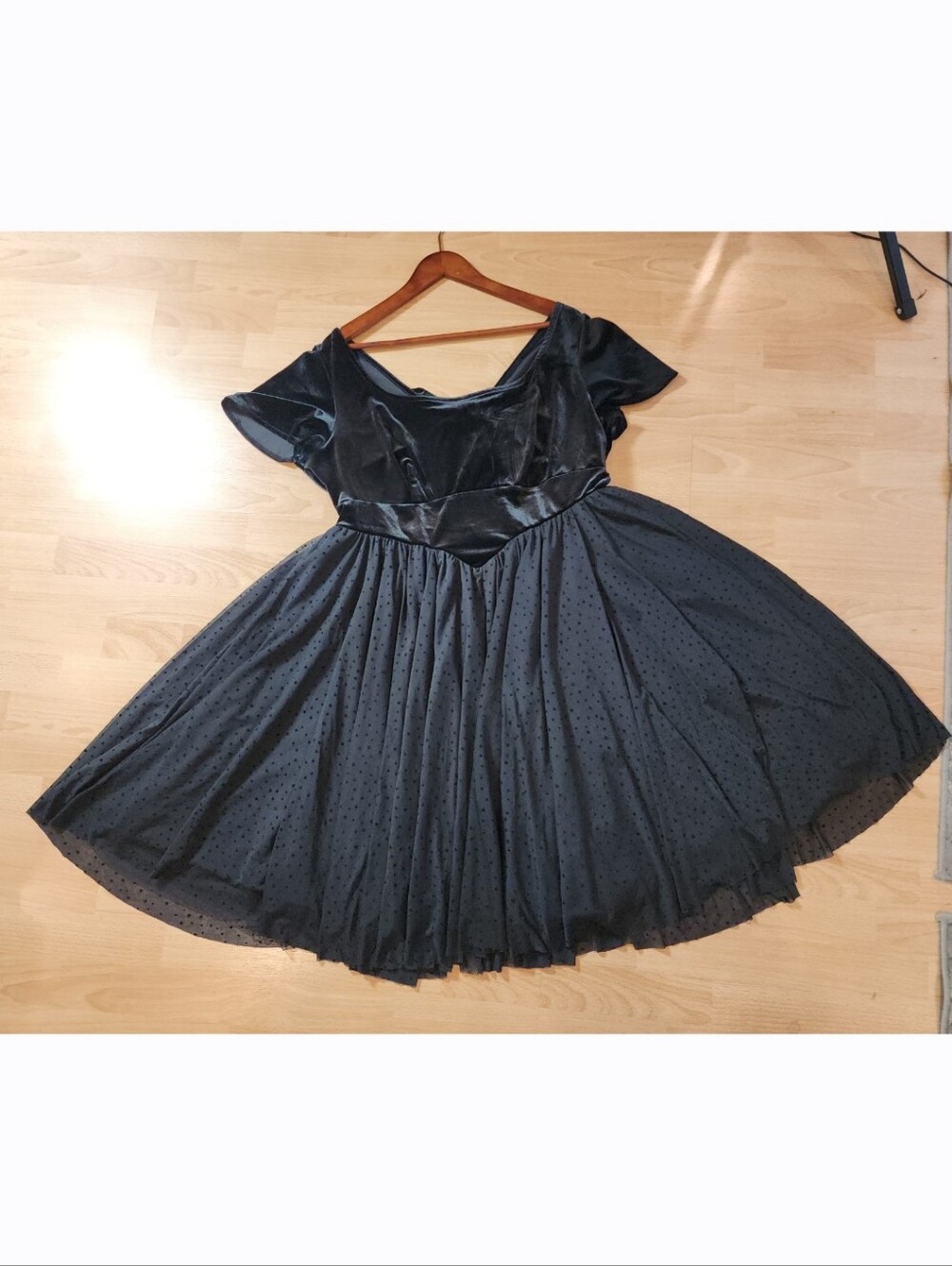 Torrid Retro Chic Flocked Mesh & Velour Dress Black Pullover Stretchy Size 2X - Picture 2 of 16